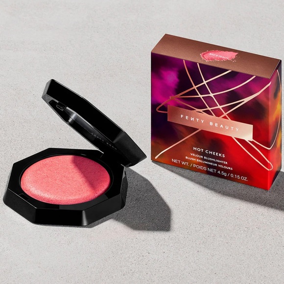 Fenty Beauty Other - BNIB Fenty Beauty Hot Cheeks Velour Blushlighter - Bak’D Peach